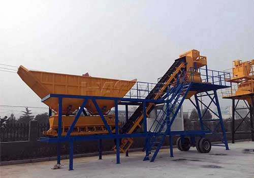 Waste concrete recycling machine
